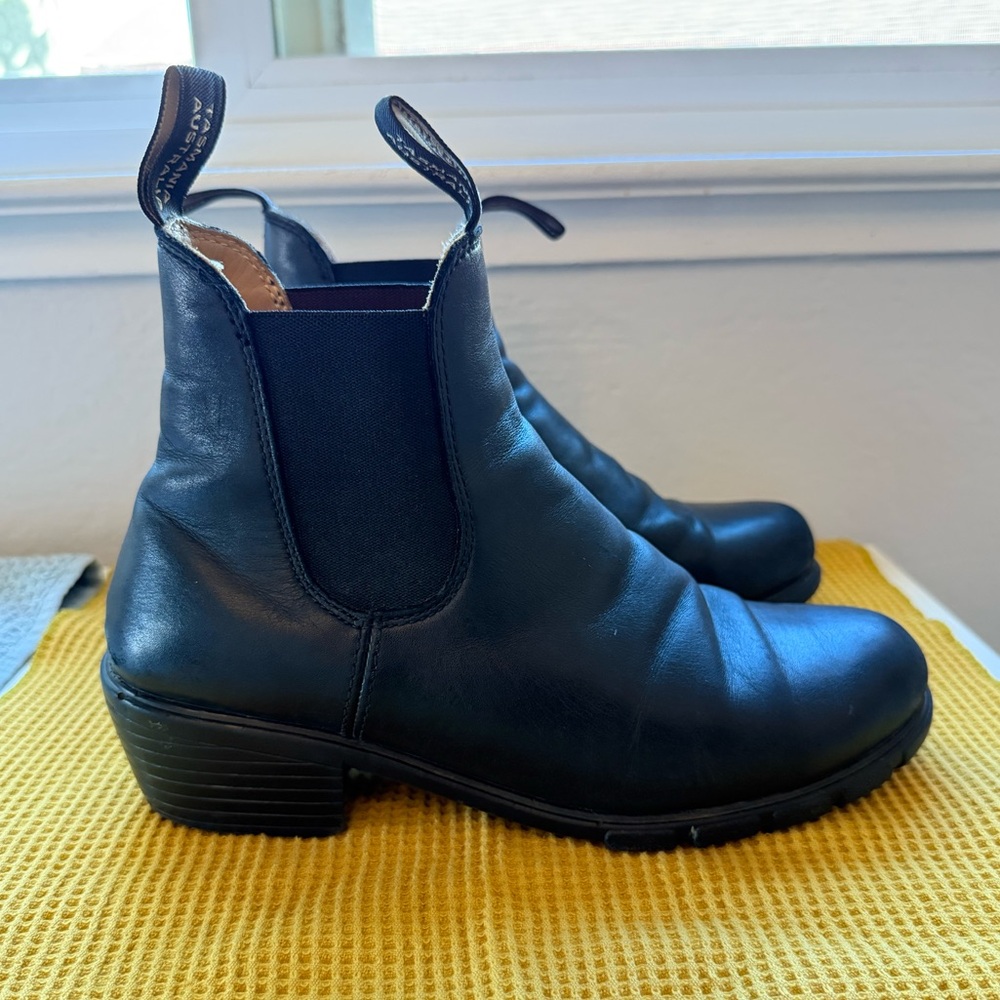 Blundstone Black Heeled Boots EUC UK 6.5/EU 40/US 9.5